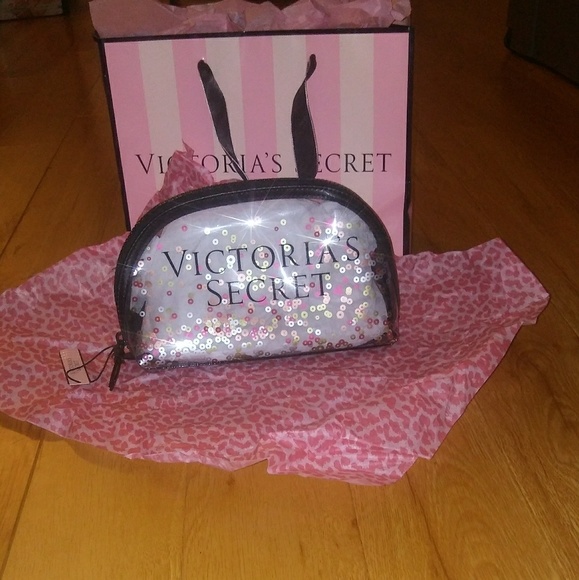 Victoria's Secret Handbags - Victoria Secret Makeup Bag